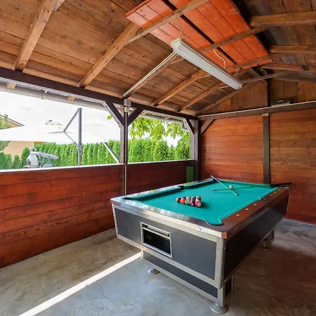 Semy With Private Pool * Lindar