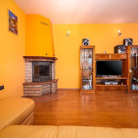 Semy With Private Pool Lindar