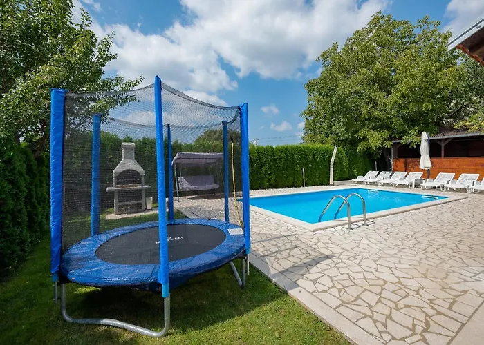 Semy With Private Pool *