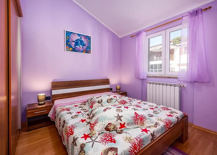 Semy With Private Pool * Lindar