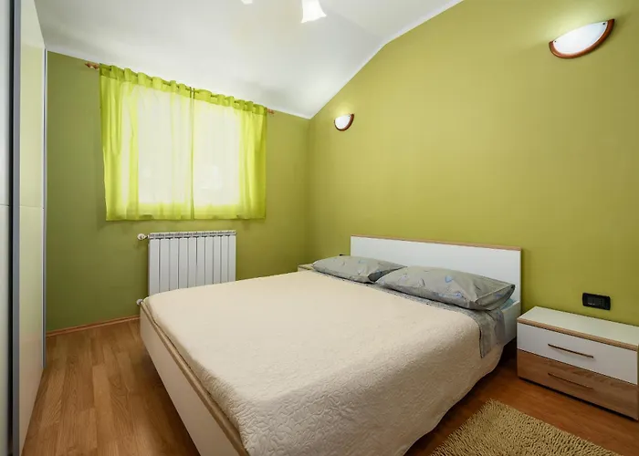 Appartement Semy With Private Pool