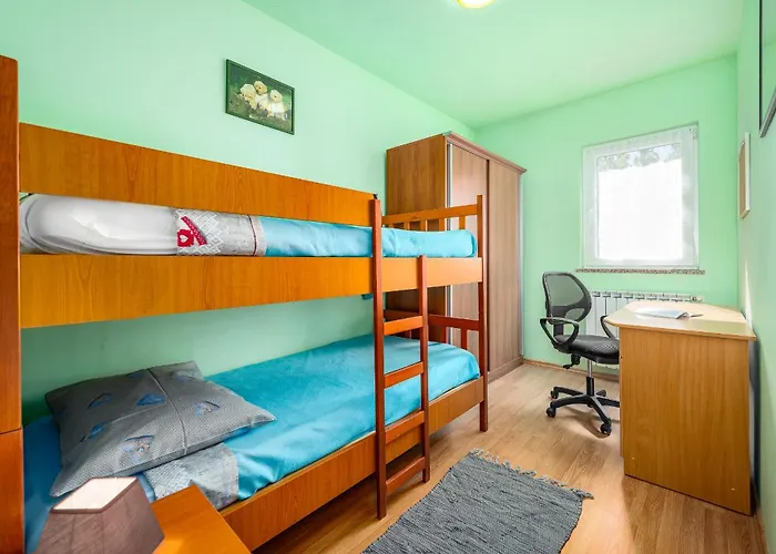 Semy With Private Pool Appartement Lindar