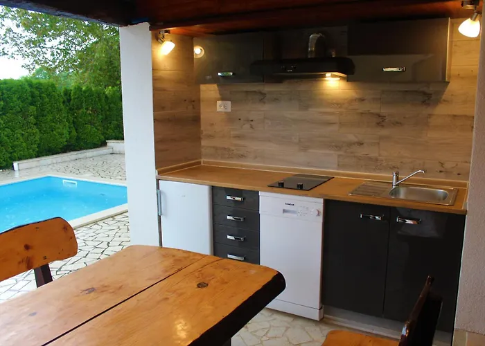 Semy With Private Pool