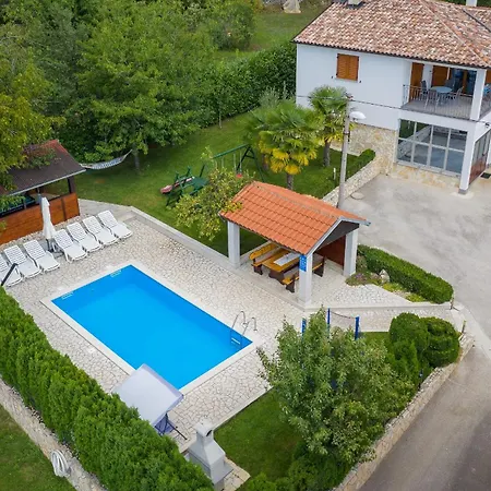 Semy With Private Pool * Lindar