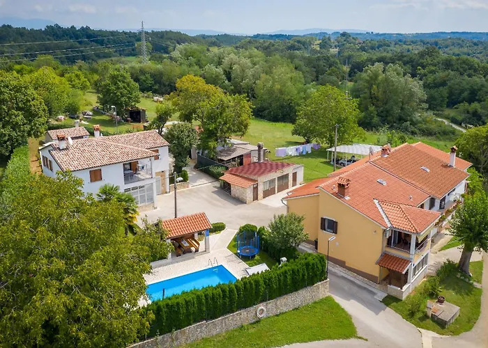 Semy With Private Pool Apartamento *